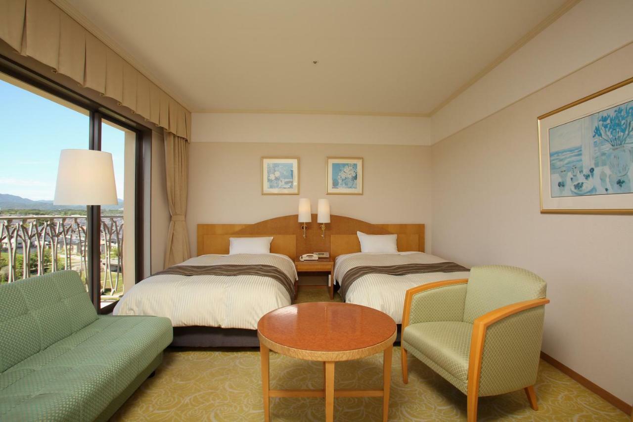 The Celecton Premier Kobe Sanda Hotel Exterior foto